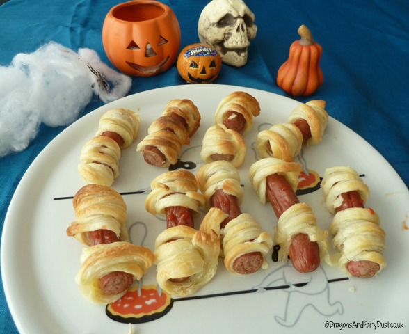 Mummified hotdogs: Halloween party food