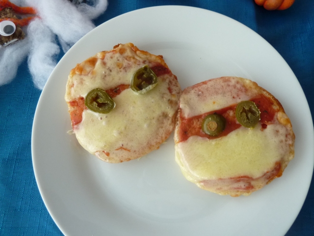 Mummy pizzas: Halloween Party Food