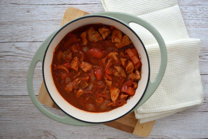 Easy paprika pork. A quick and easy dish served in a casserole