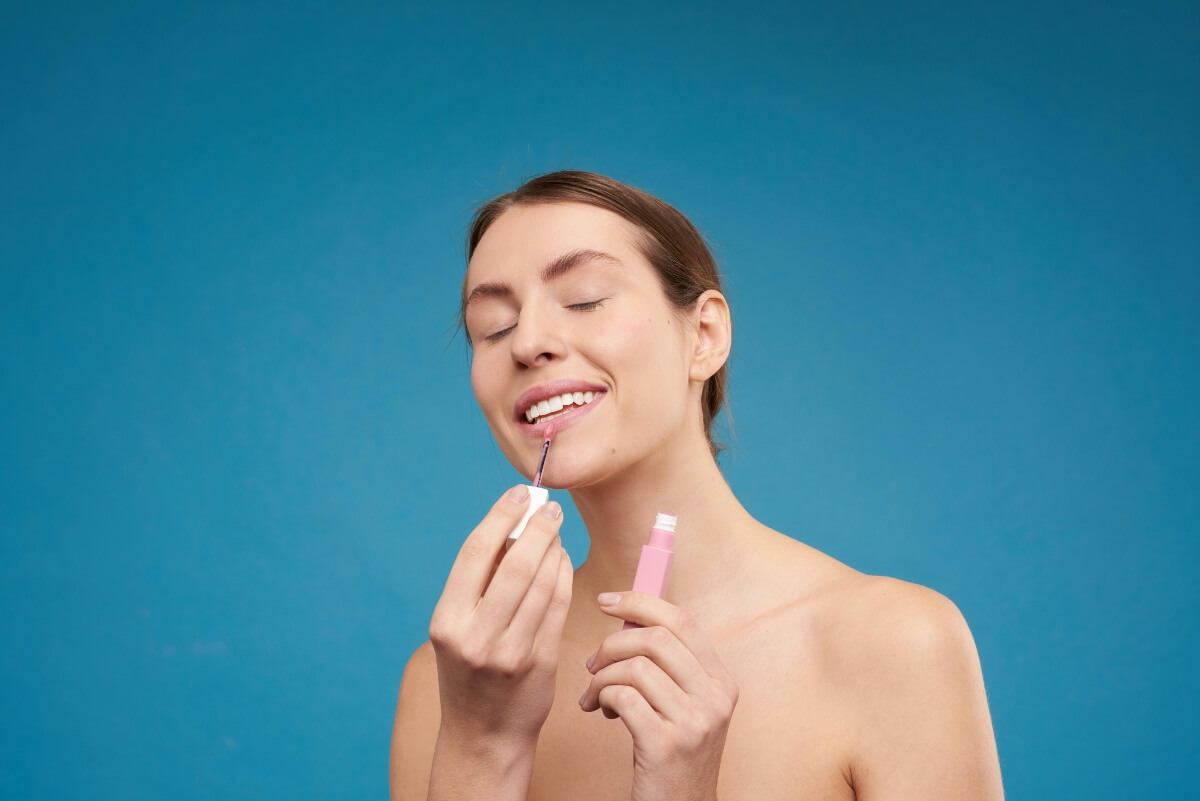The Secret to Looking Bright and Energized—No Matter How Little Sleep You Got 