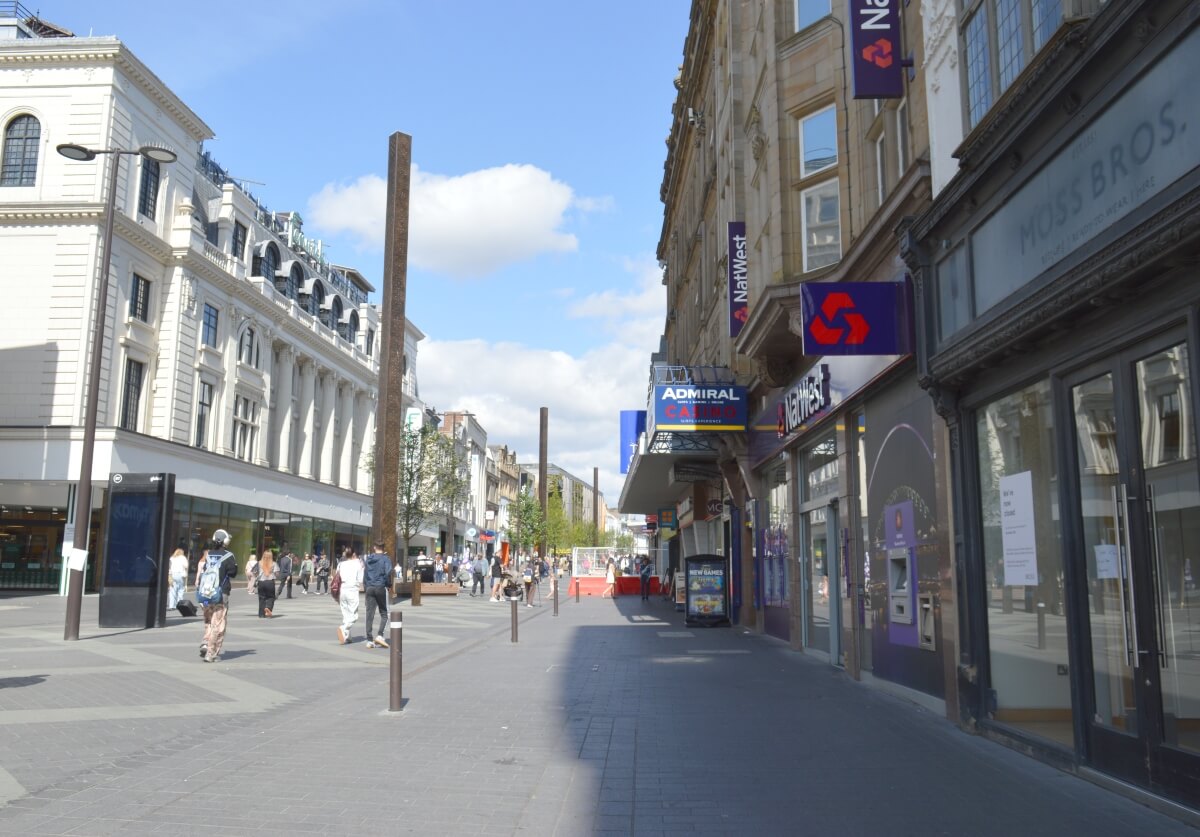 New Pilgrim Poles, seating and trees on Northumberland Street in Newcastle