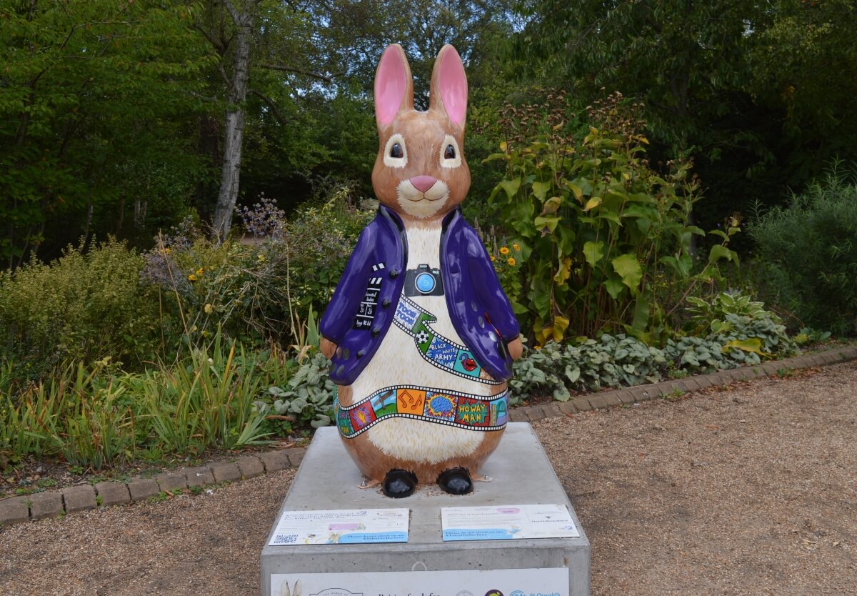 Alreet Pet-er Let's Connect Peter Rabbit sculpture by Jina Gelder in Exhibition Park Newcastle
