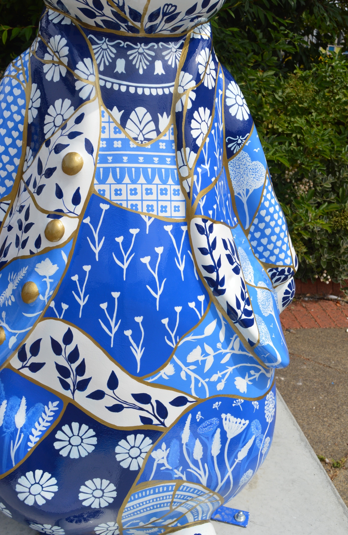 Close-up of the Kintsugi-inspired artwork on the Make Do & Mend sculpture.
