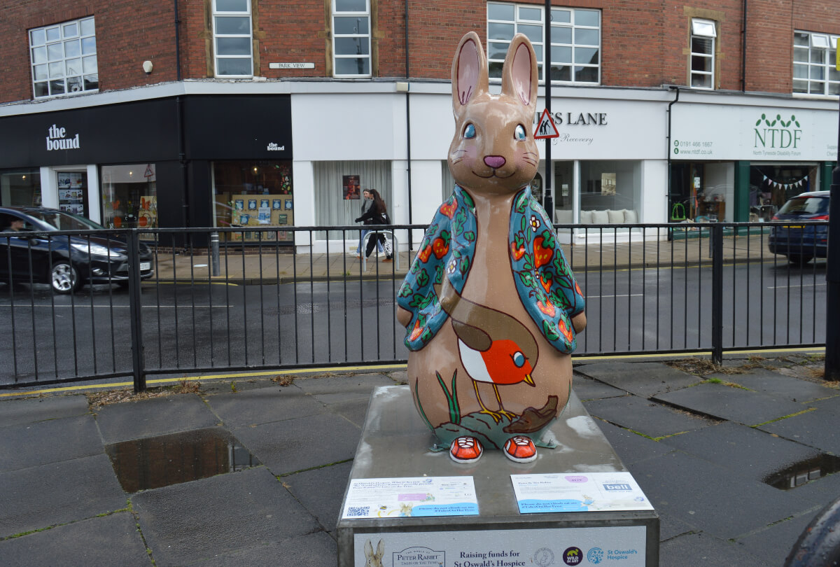 Peter & The Robin Peter Rabbit sculpture by Matt Sewell on Park View in Whitley Bay
